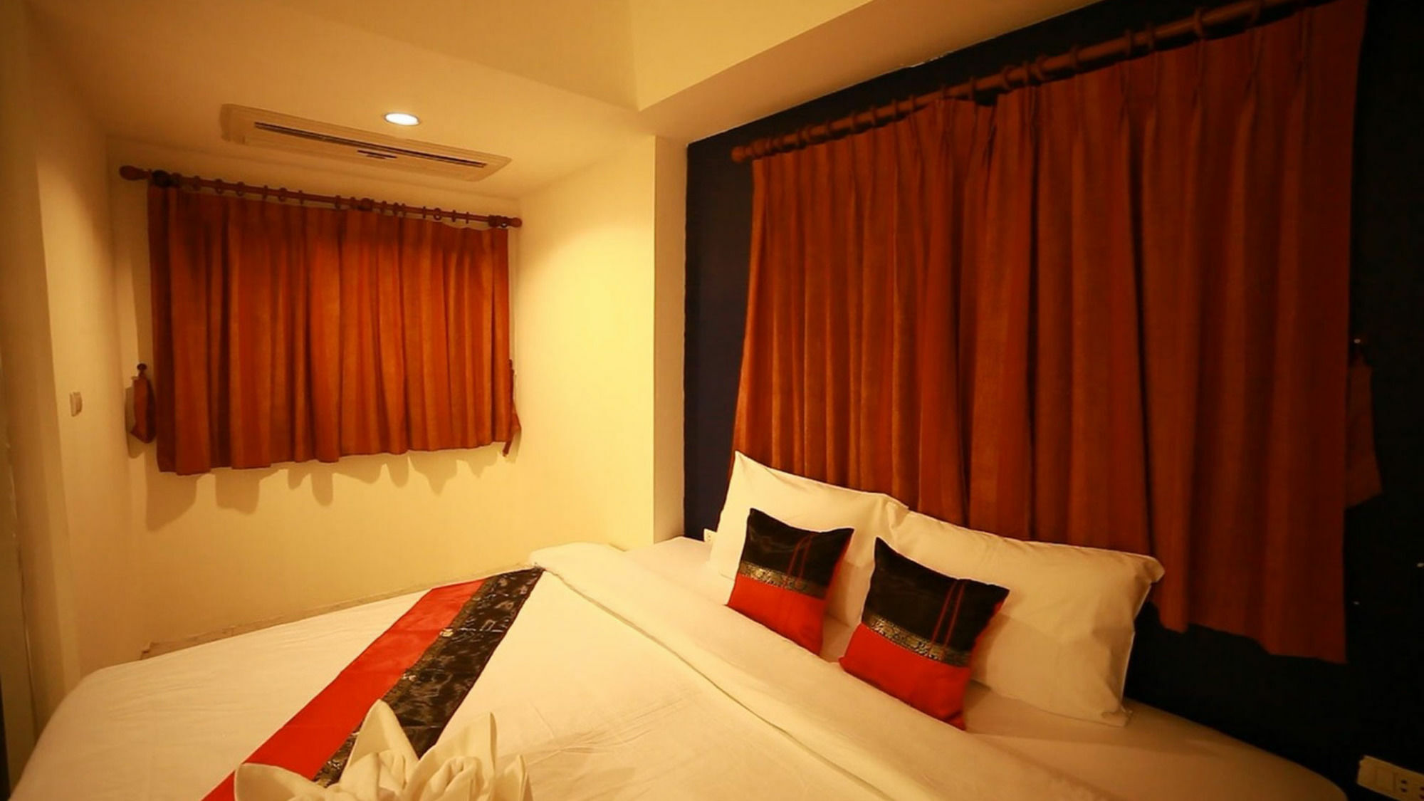 Rayaan Oriental Guest House & Restaurant Patong Ngoại thất bức ảnh